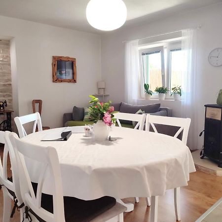 House Kuna Bristane Εξωτερικό φωτογραφία